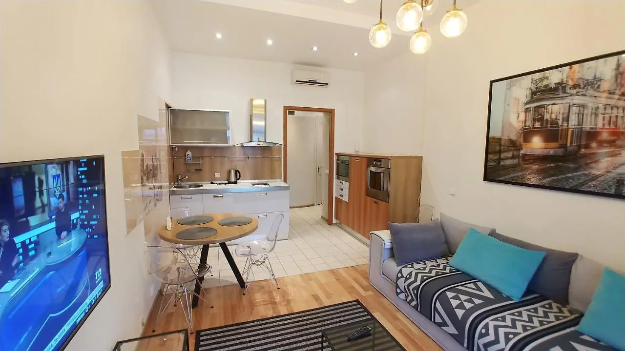 One Bedroom Luxe With A Terrace location